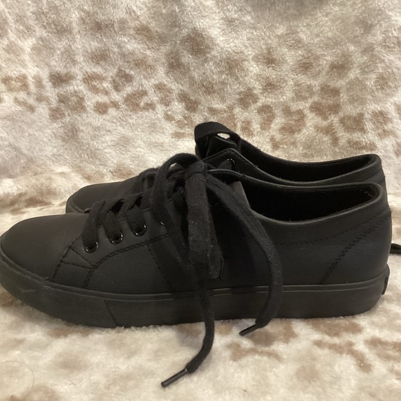 Polo Ralph Lauren Triple Black Lace-up Sneaker, Size 6 - Picture 8 of 14